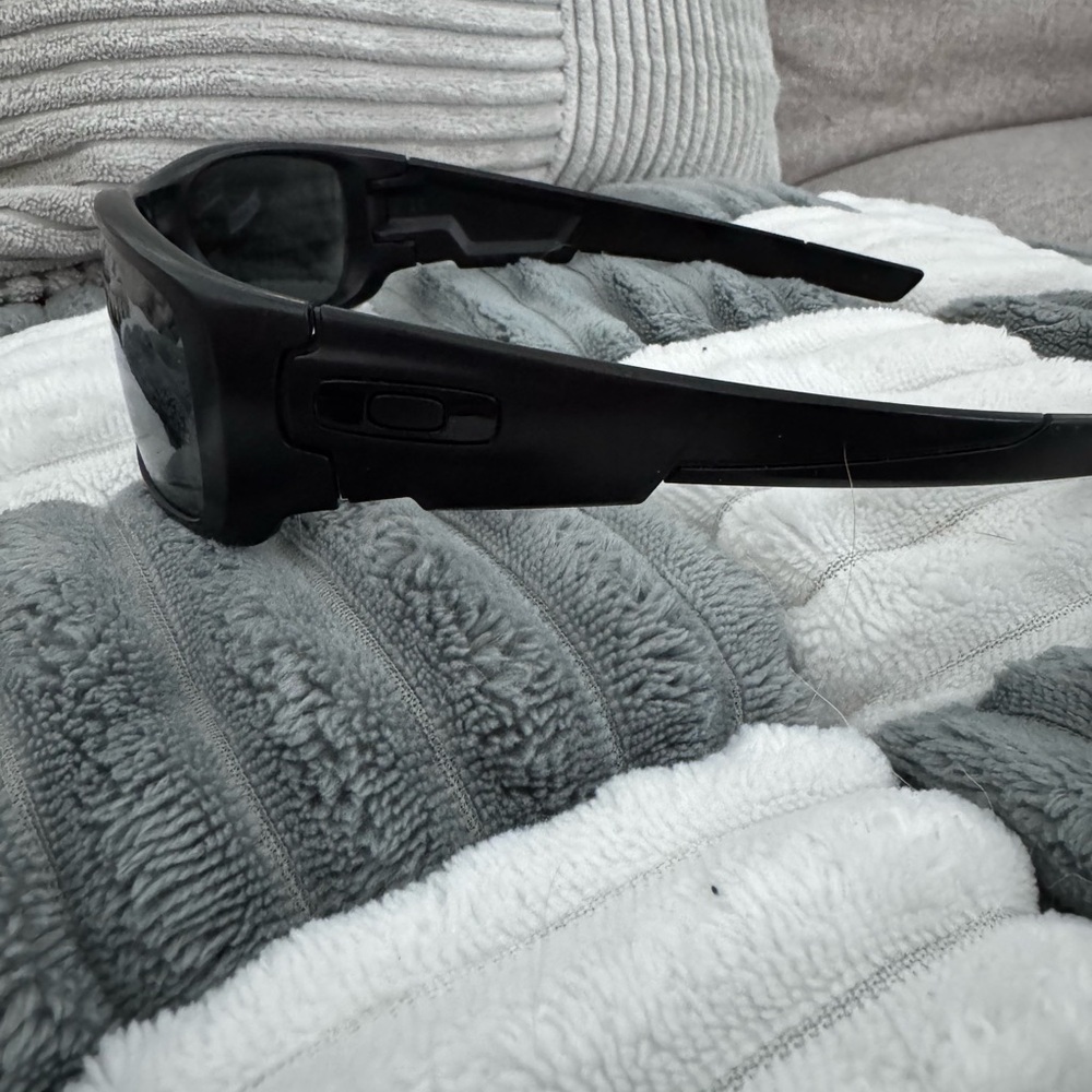Oakley Black Sunglasses with Case - Picture 4 of 4
